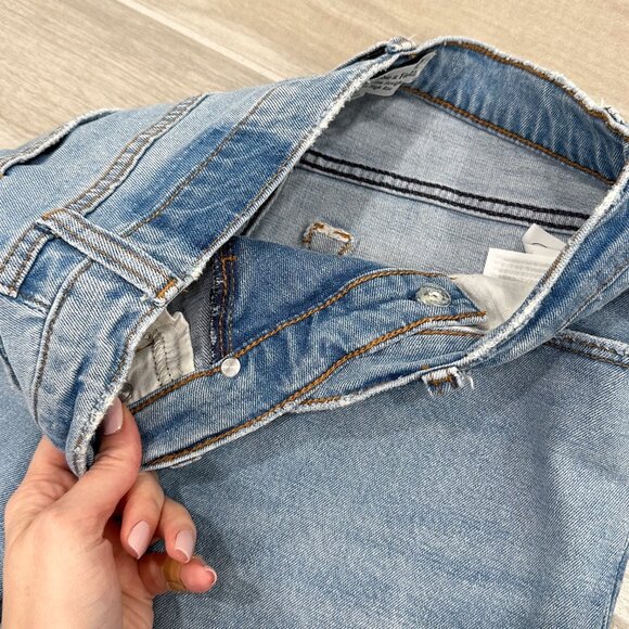 Abercrombie & Fitch The ‘90s Slim Straight Ultra High Rise Asymmetrical Jeans - Picture 5 of 15